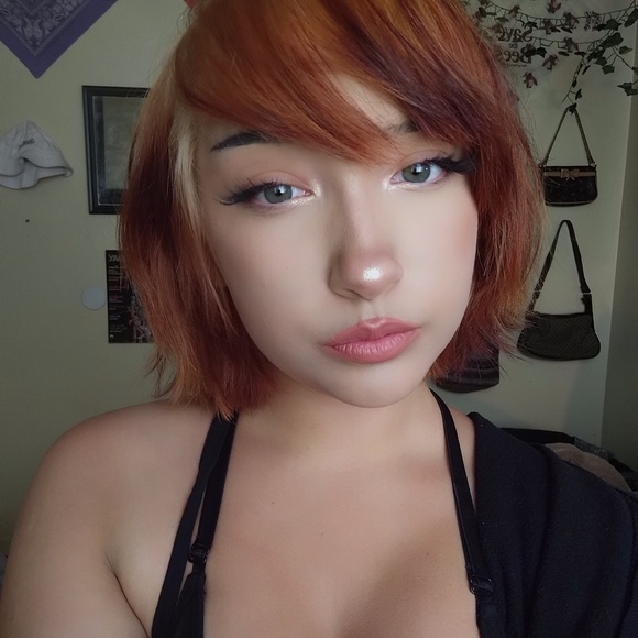 Meet your Posher, Cassi - Picture 1 of 1